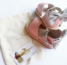 Load image into Gallery viewer, Leather Sandals in Pink with Glitter Bow (Infant/Toddler/Little Kid)