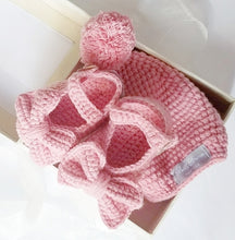 Load image into Gallery viewer, Crochet Baby Mary Jane Booties &amp; Hat Gift Set in Rose Pink